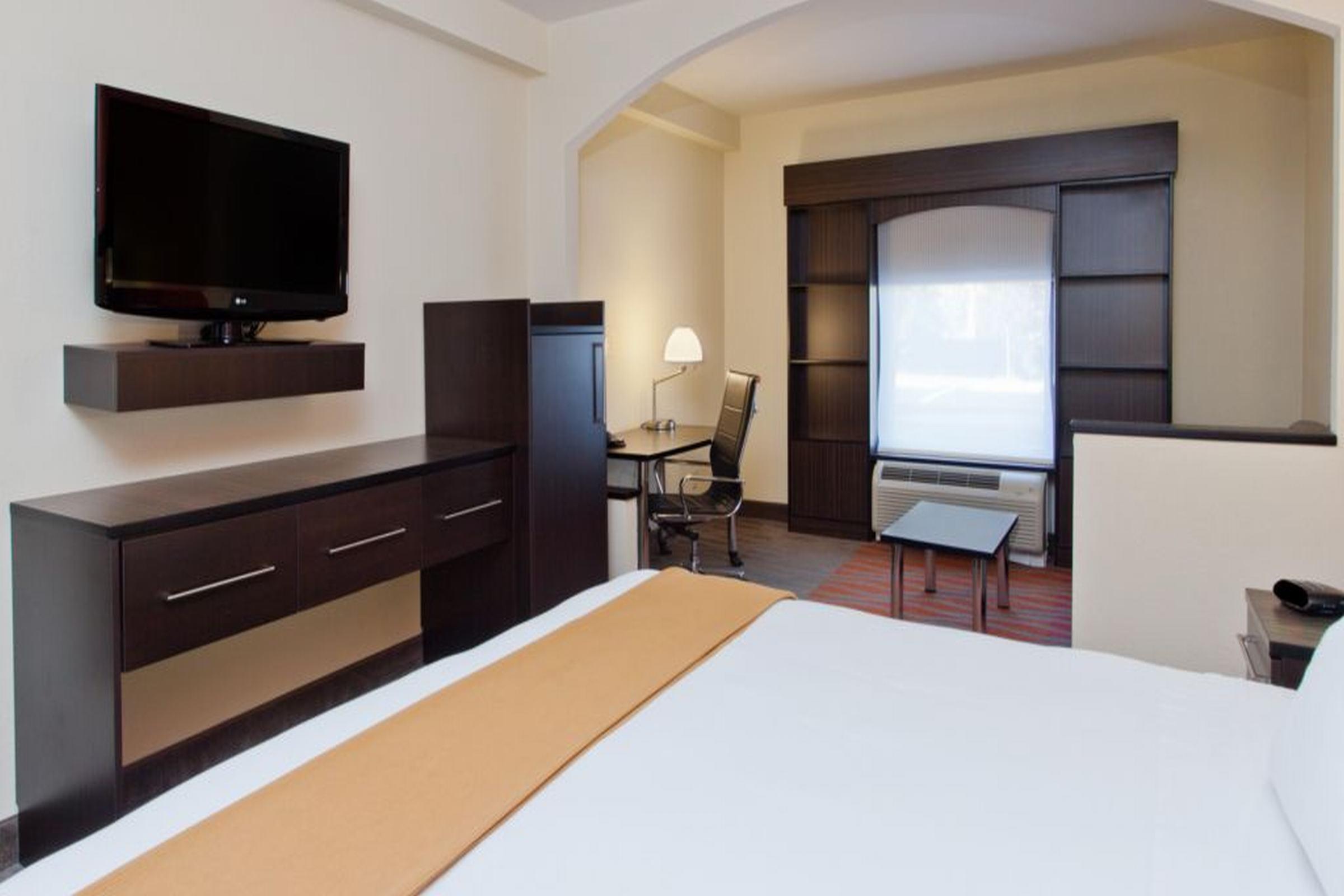 Holiday Inn Express Dalton Eksteriør billede